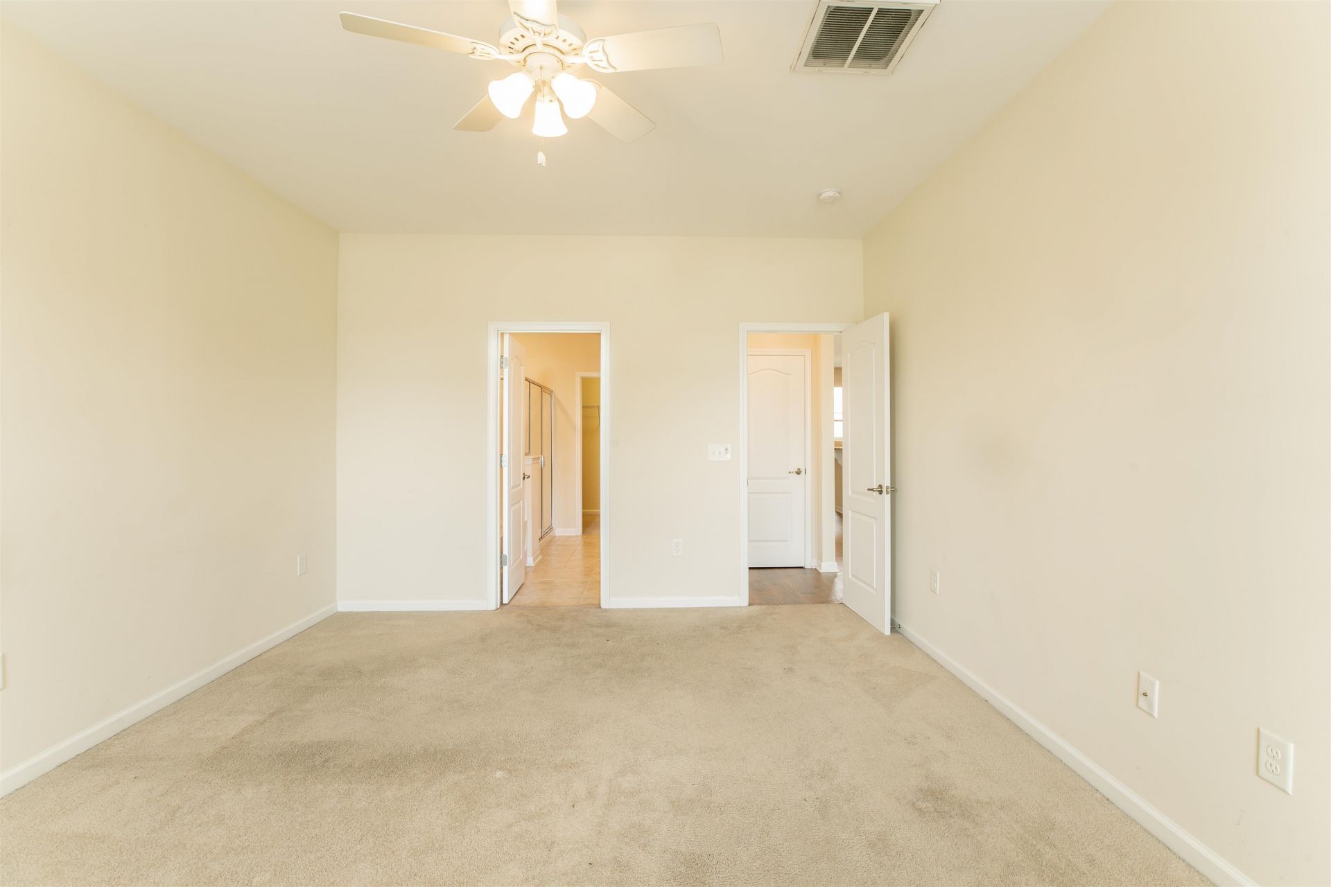 2380 Heritage Loop  Photo 16