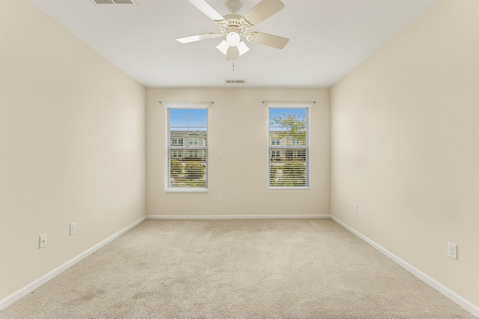 2380 Heritage Loop  Photo 17