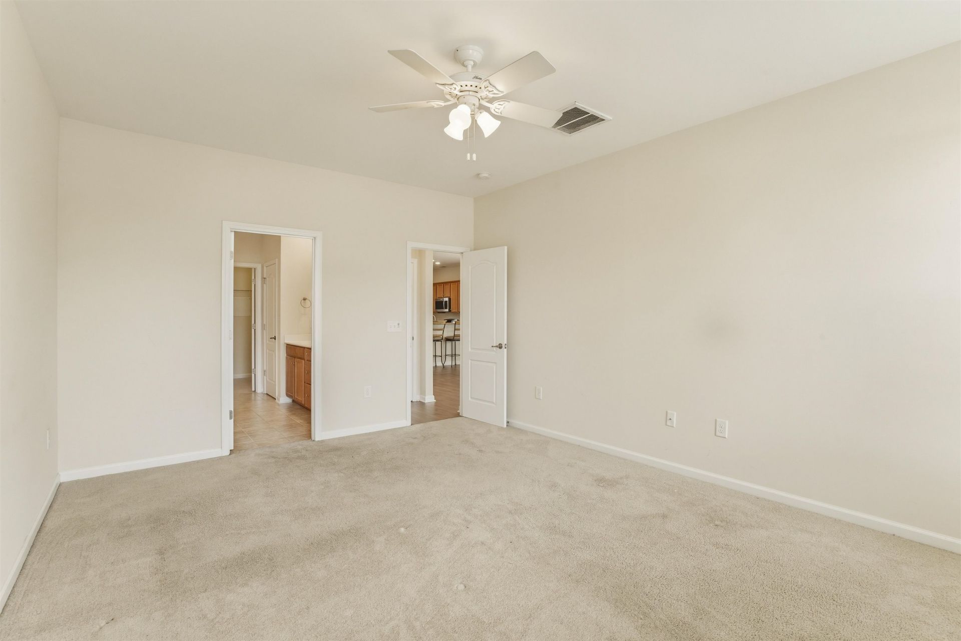 2380 Heritage Loop  Photo 18