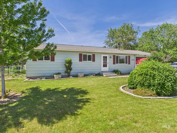 1527 N Plaza Road, Emmett, ID 83617