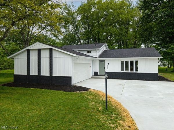 20252 Birchwood Lane , Strongsville, OH 44149