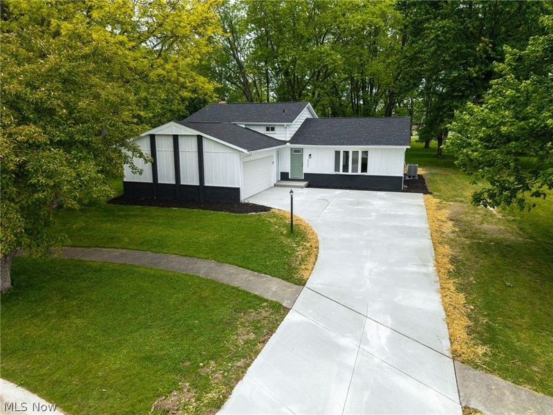 20252 Birchwood Lane, Strongsville, OH 44149 Photo 2