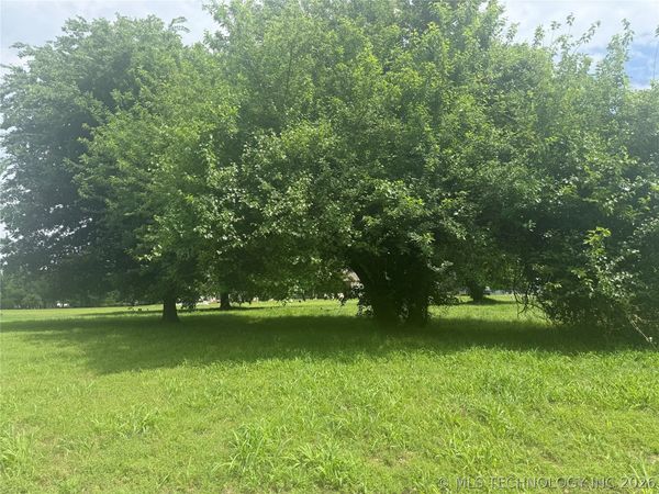 Country Club Circle , Muskogee, OK 74403