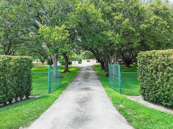 13821 Mustang Trl , Southwest Ranches, FL 33330