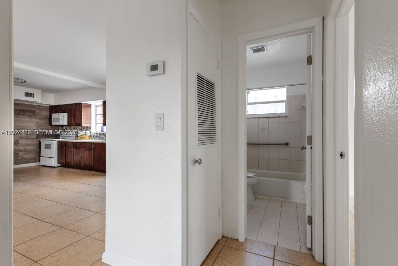1301 NE 153rd St, Unit 1301, North Miami Beach, FL 33162 Photo