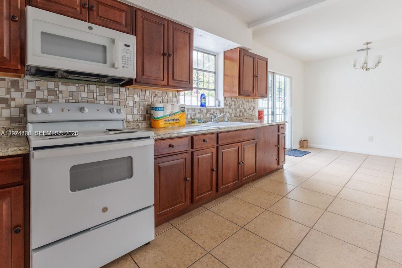 1301 NE 153rd St, Unit 1301, North Miami Beach, FL 33162 Photo
