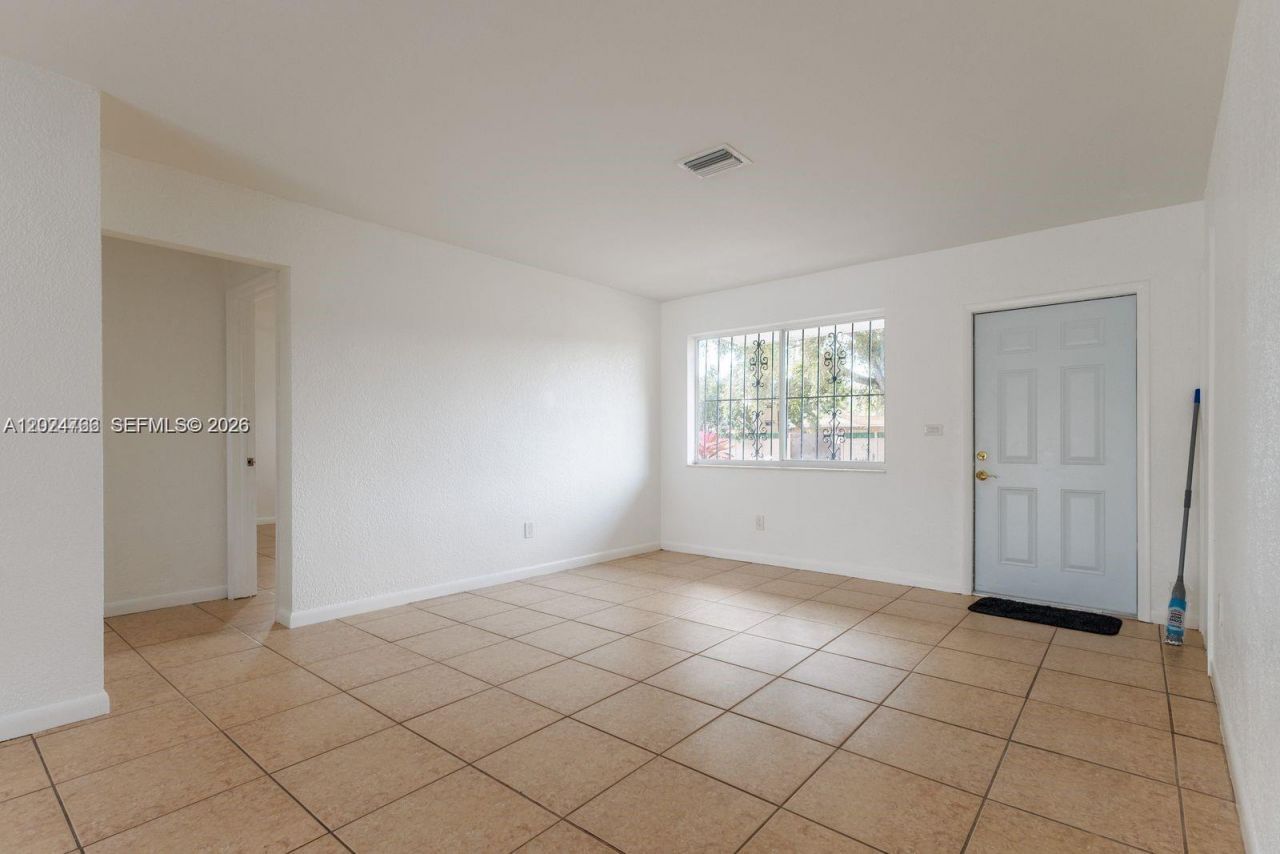 1301 NE 153rd St, Unit 1301, North Miami Beach, FL 33162 Photo