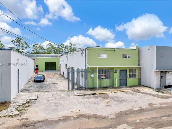 7525 NE 3rd Pl , Miami, FL 33138