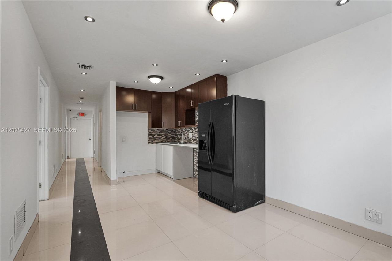 7525 NE 3rd Pl , Miami, FL 33138 Photo
