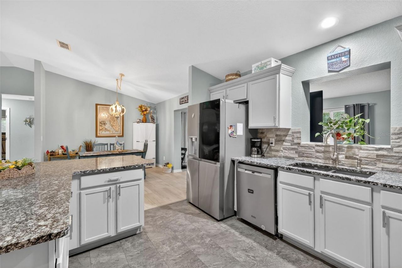 18018 SW 68th Loop, Dunnellon, FL 34432 Photo