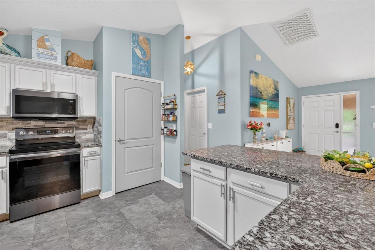 18018 SW 68th Loop, Dunnellon, FL 34432 Photo