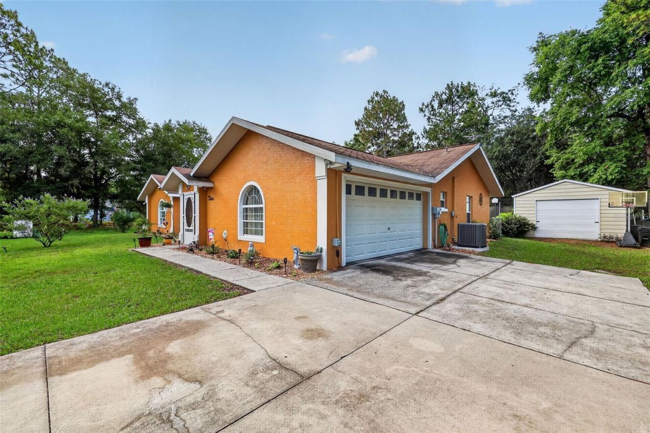 18018 SW 68th Loop, Dunnellon, FL 34432 Photo