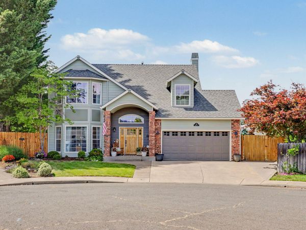 575 Carriage Court, Jacksonville, OR 97530