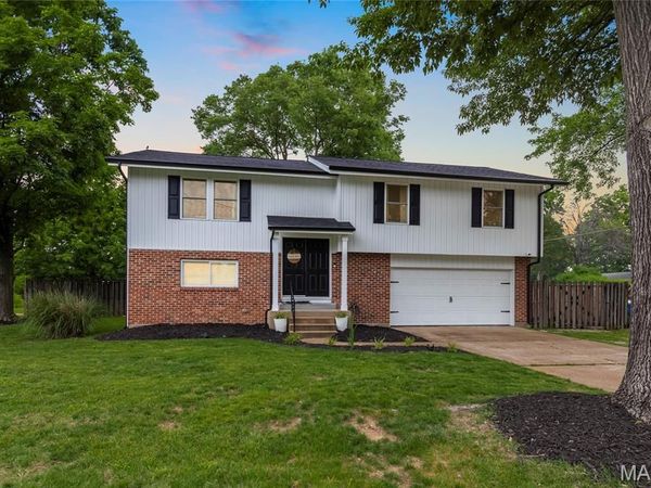 7955 S Rock Hill Road, St Louis, MO 63123