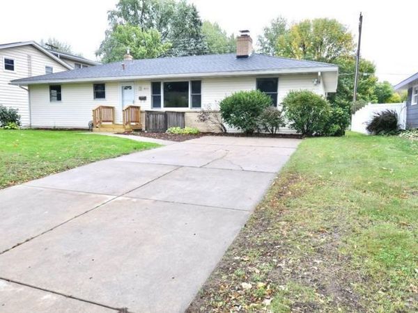 915 Fuller Street S, Shakopee, MN 55379