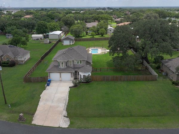 7606 Triple Leaf, China Grove, TX 78263