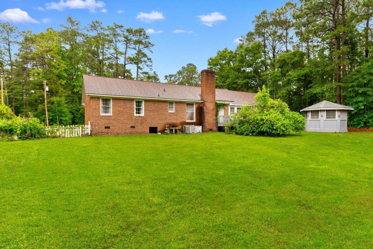 104 University Circle  Photo 26