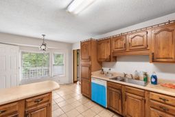 104 University Circle  photo 4