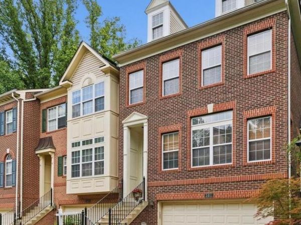 2011 ASHLEIGH WOODS COURT, ROCKVILLE, MD 20851