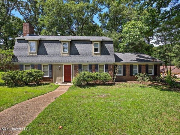 100 Winding Hills Drive, Clinton, MS 39056