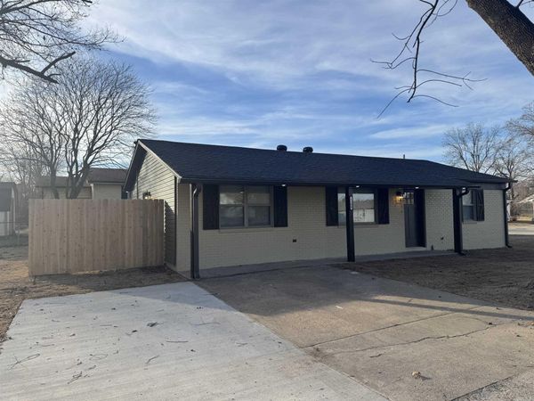 1300 S 7 St , Paragould, AR 72450