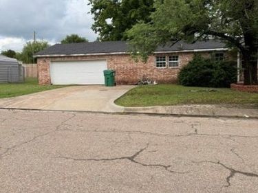 519 N Burnett Street , Sapulpa, OK 74066