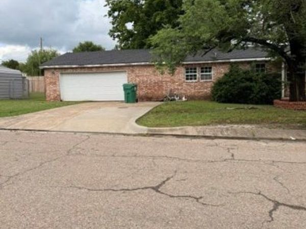 519 N Burnett Street , Sapulpa, OK 74066