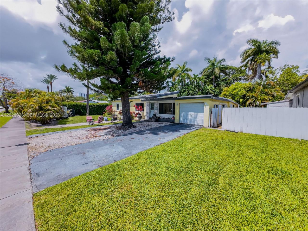 548 East Dr , Miami Springs, FL 33166 Photo
