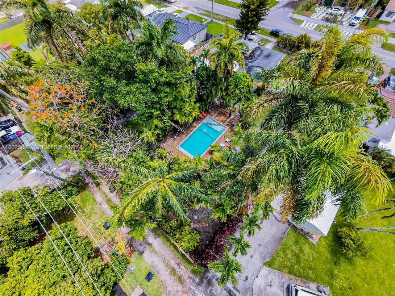 548 East Dr , Miami Springs, FL 33166 Photo