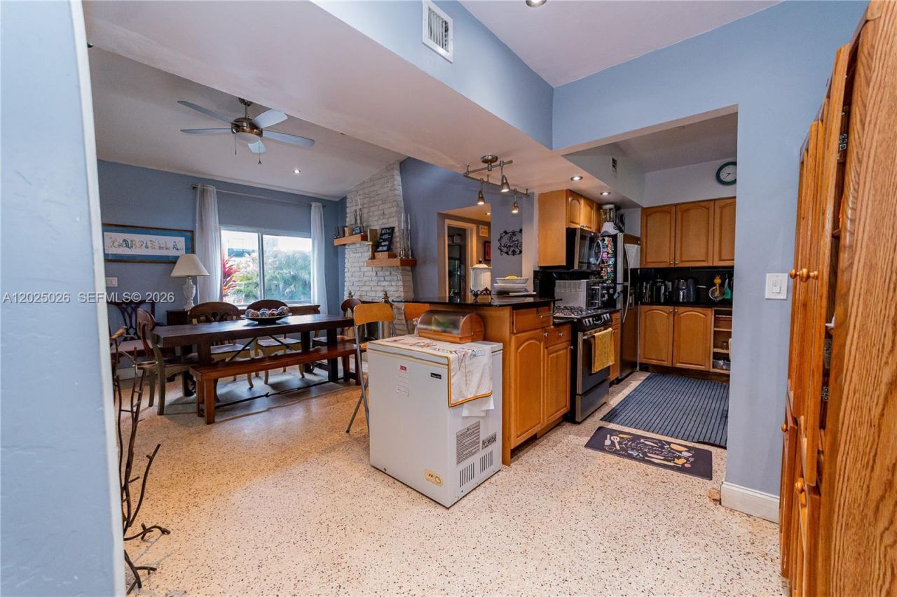 548 East Dr , Miami Springs, FL 33166 Photo