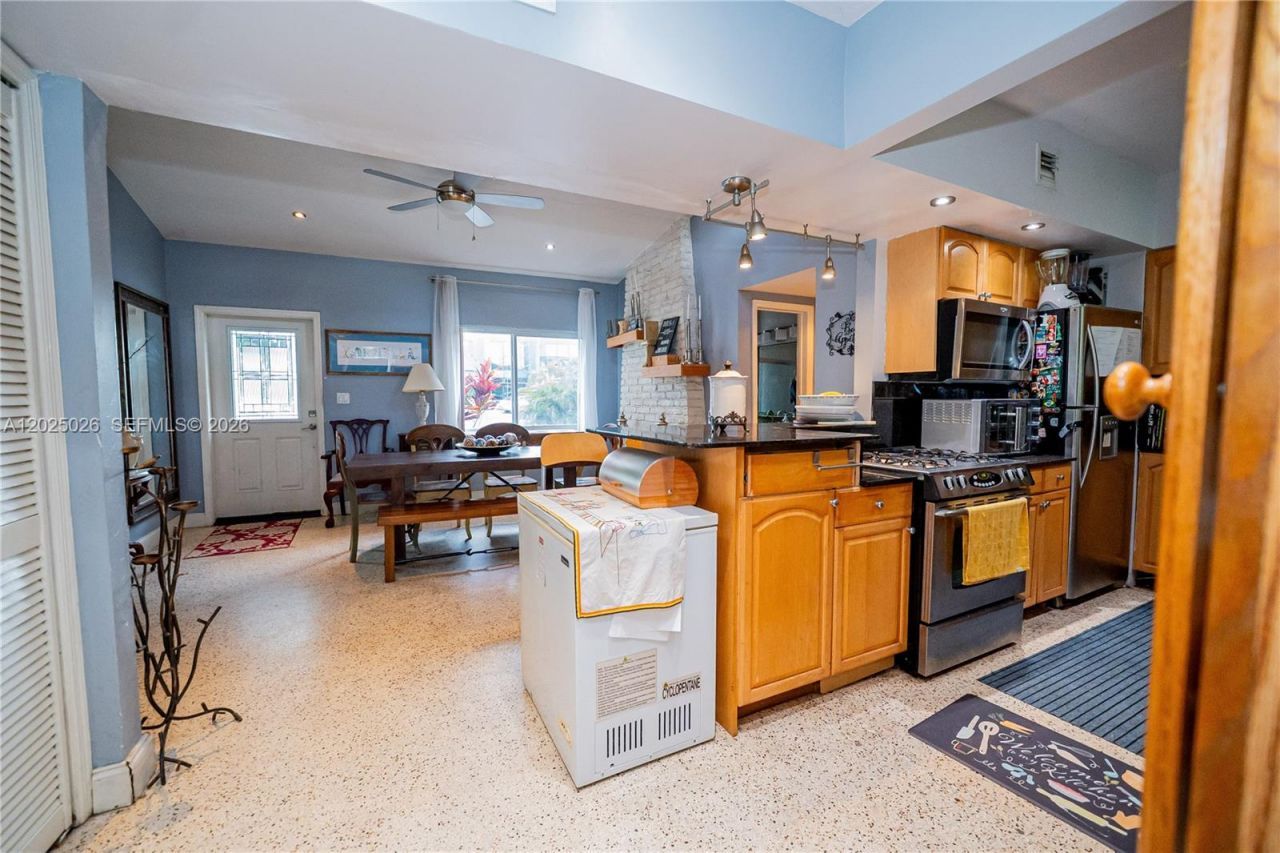 548 East Dr , Miami Springs, FL 33166 Photo