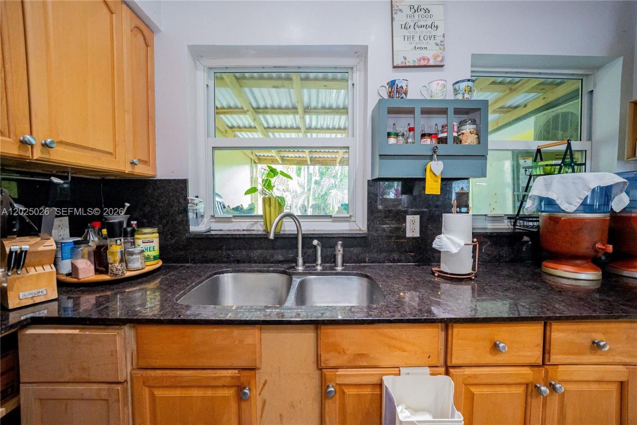548 East Dr , Miami Springs, FL 33166 Photo