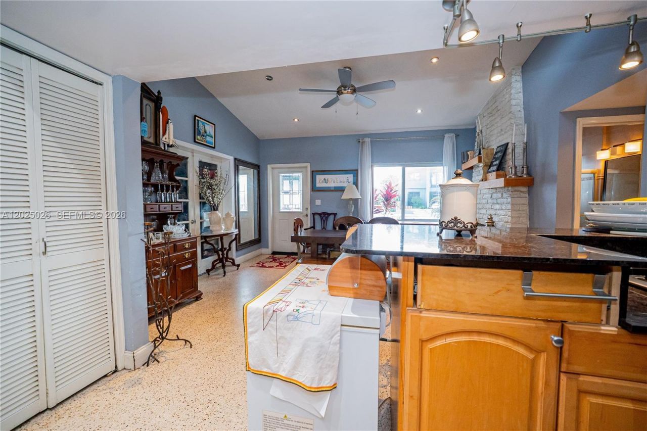 548 East Dr , Miami Springs, FL 33166 Photo