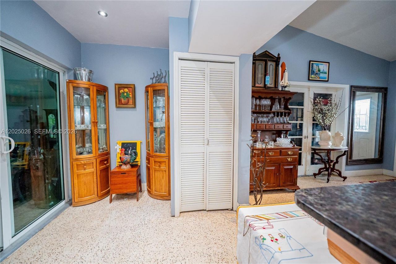 548 East Dr , Miami Springs, FL 33166 Photo
