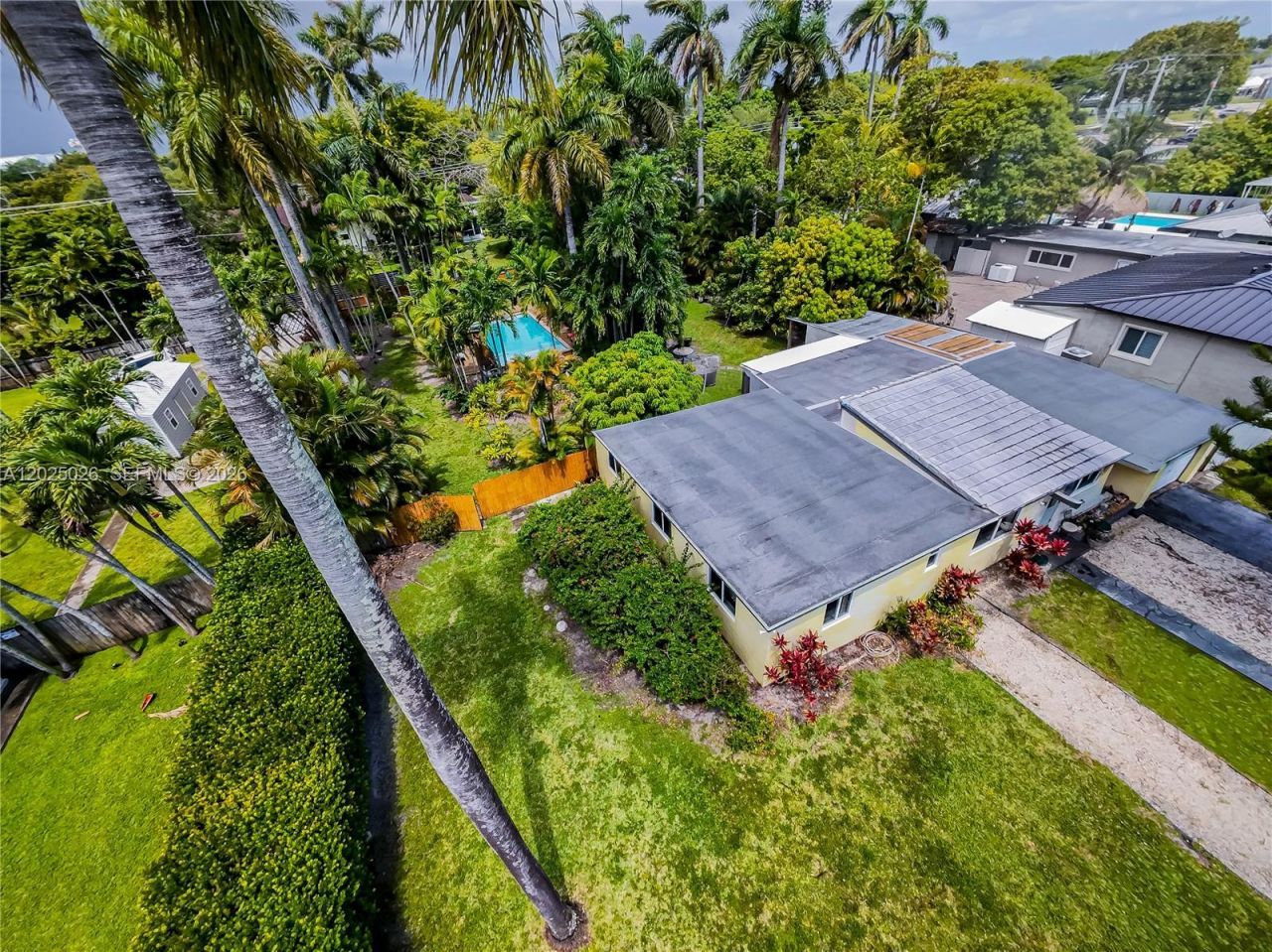 548 East Dr , Miami Springs, FL 33166 Photo