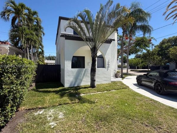 1703 SW 16th , Miami, FL 33145