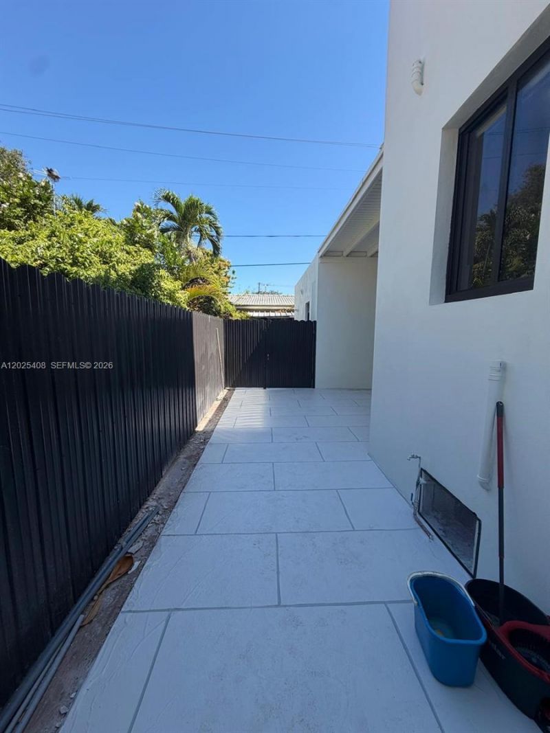 1703 SW 16th , Miami, FL 33145 Photo