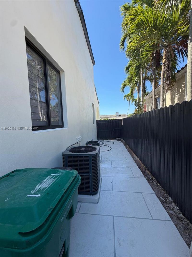 1703 SW 16th , Miami, FL 33145 Photo