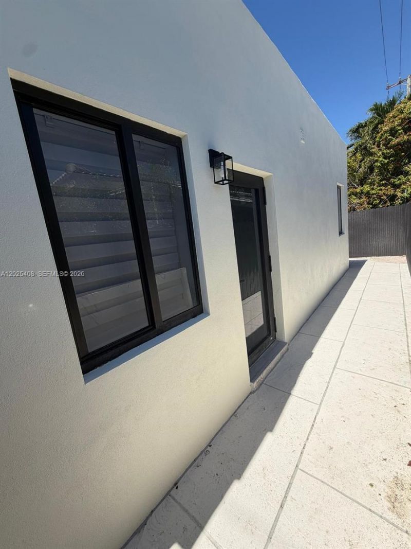 1703 SW 16th , Miami, FL 33145 Photo