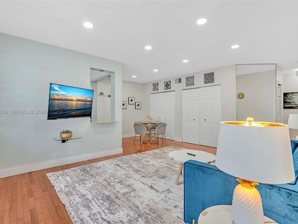 10004 E Bay Harbor Dr , Unit 3, Bay Harbor Islands, FL 33154