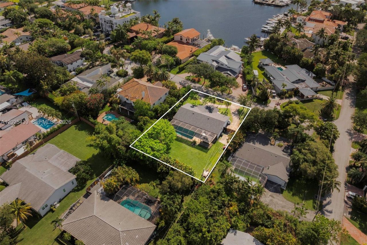 14700 Sailfish Dr , Coral Gables, FL 33158 Photo