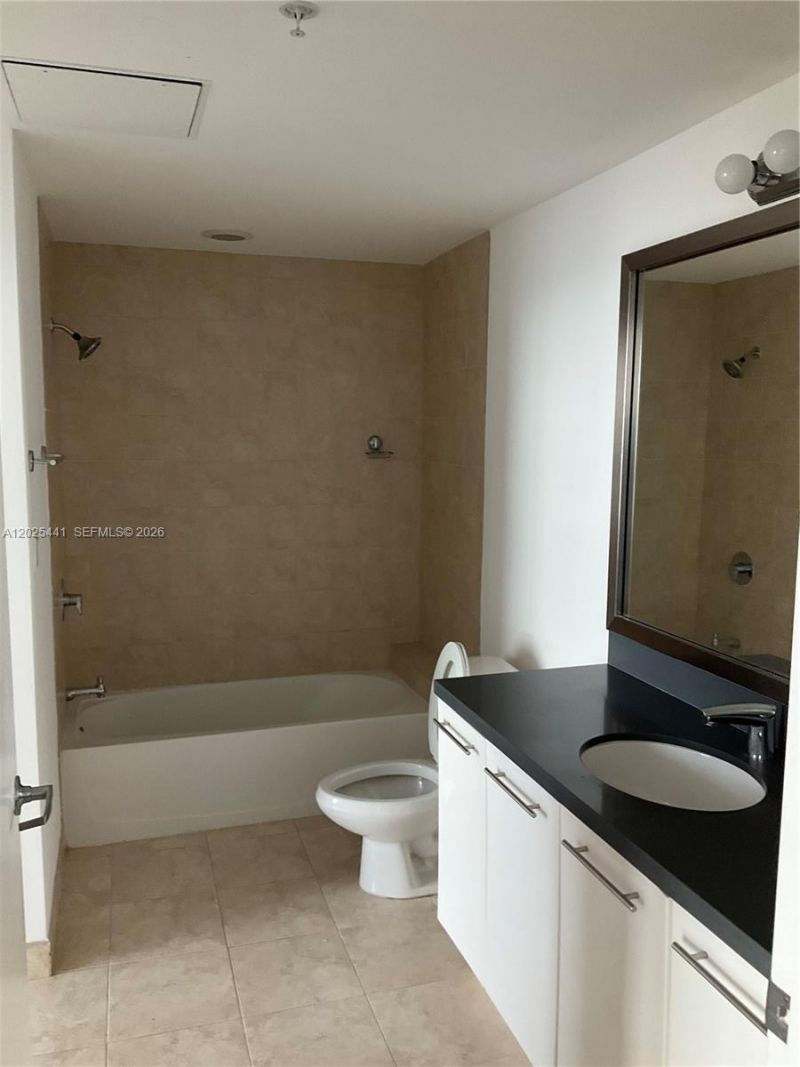 90 SW 3rd St , Unit 3708, Miami, FL 33130 Photo