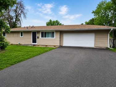 998 Overton Drive NE, Fridley, MN 55432