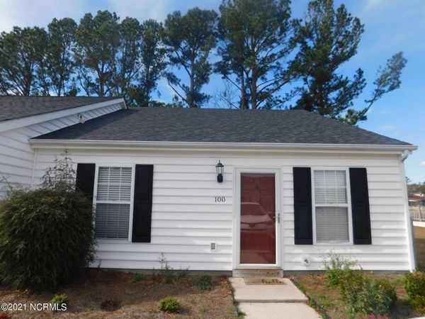 100 Christopher Court , Havelock, NC 28532