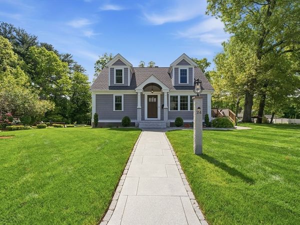 24 Pleasant St, Chelmsford, MA 01824