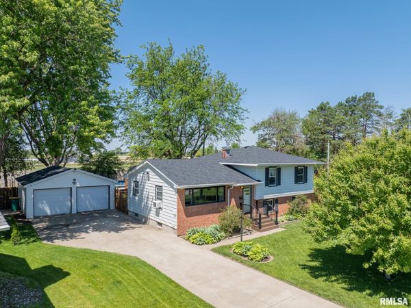 1261 PARKVIEW Circle, Galesburg, IL 61401