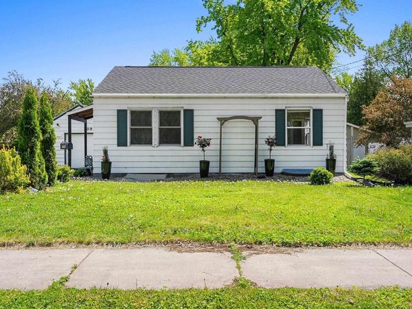 709 W 8TH STREET, Kaukauna, WI 54130