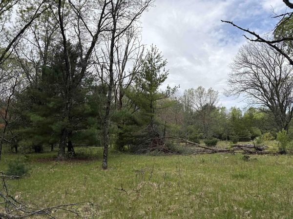 N6610 1ST AVENUE, Oxford, WI 53952