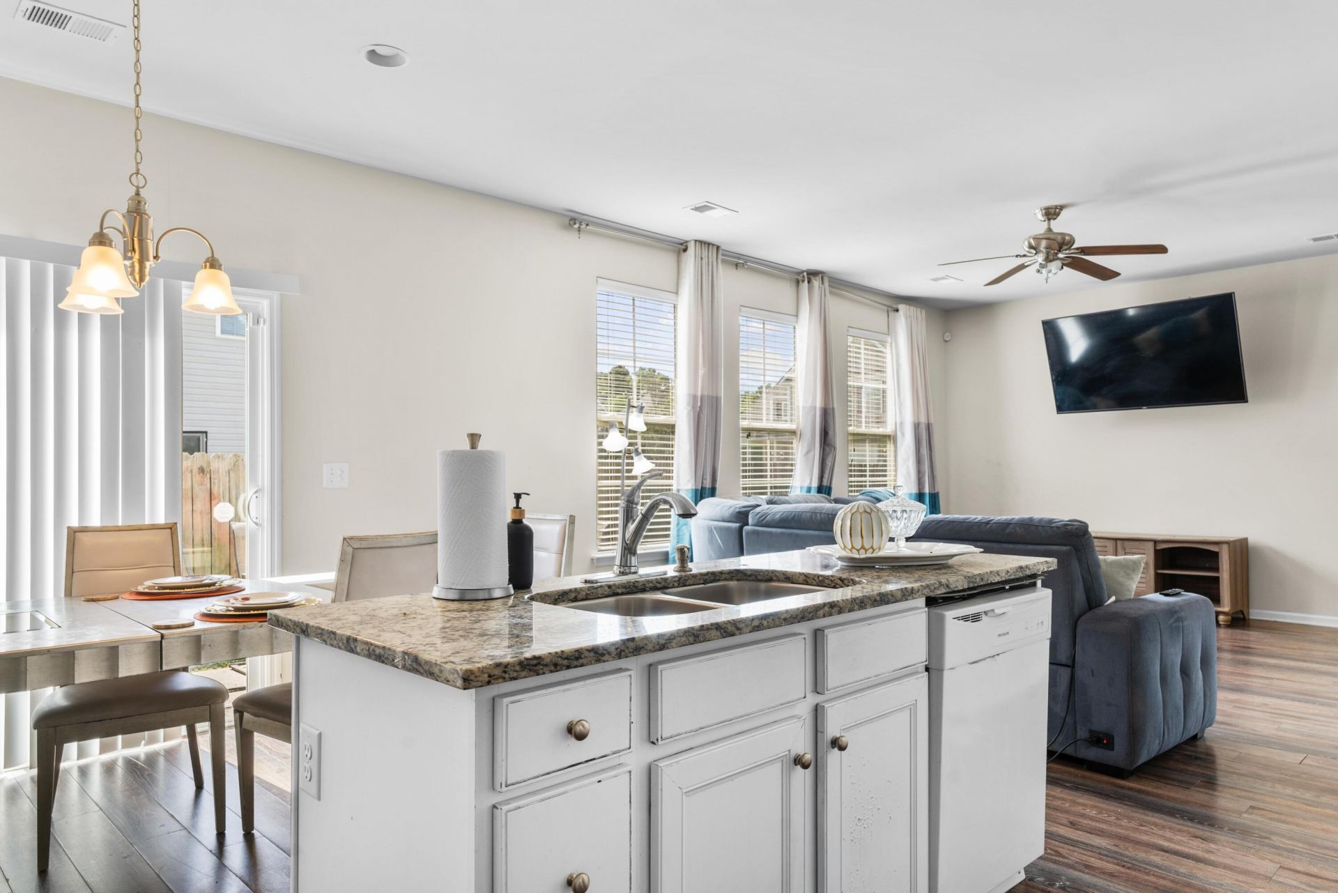 548 Pleasant Side Drive Photo 10