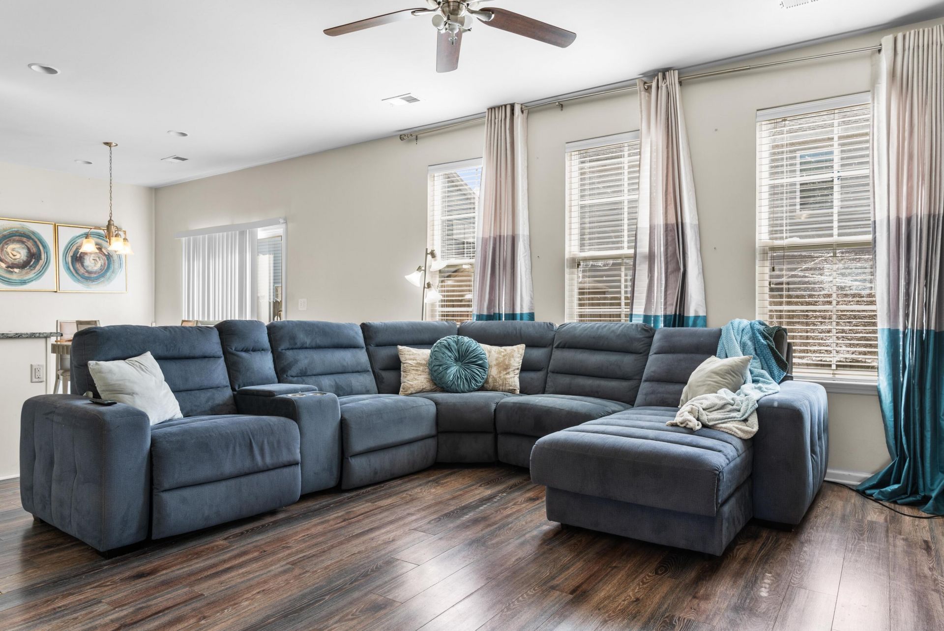 548 Pleasant Side Drive Photo 4